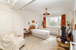 Lodge Avenue, Elstree