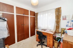 Lodge Avenue, Elstree