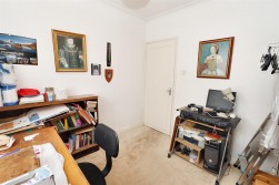 Lodge Avenue, Elstree
