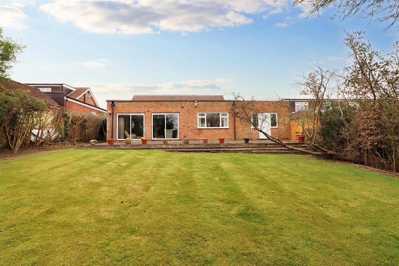 Lodge Avenue, Elstree