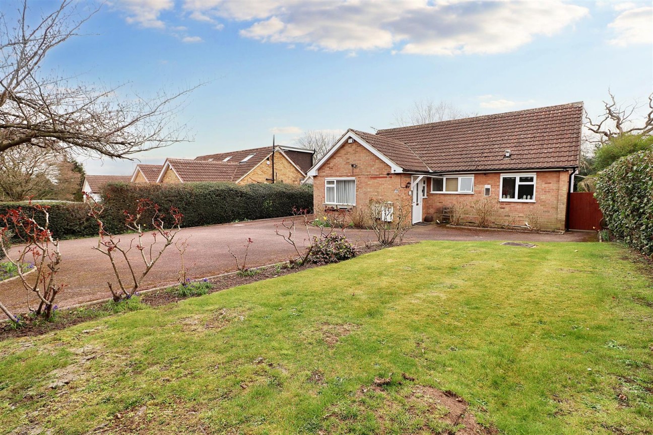 Lodge Avenue, Elstree