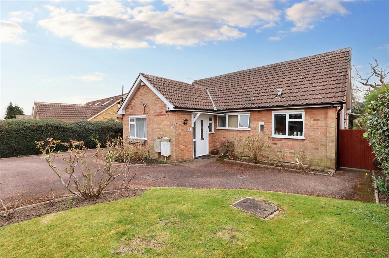 Lodge Avenue, Elstree
