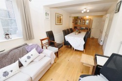 Lullington Garth, Borehamwood