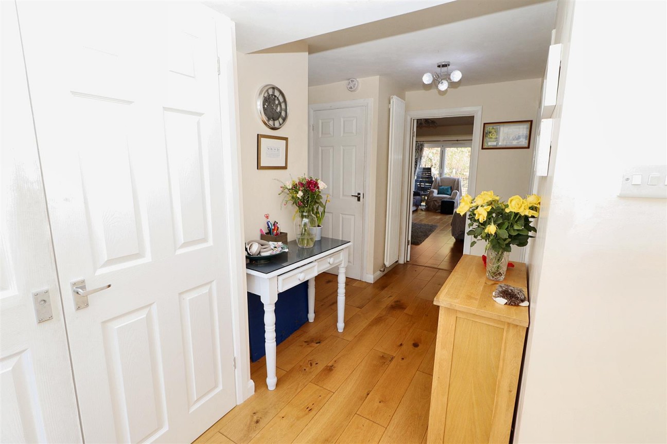 Lullington Garth, Borehamwood