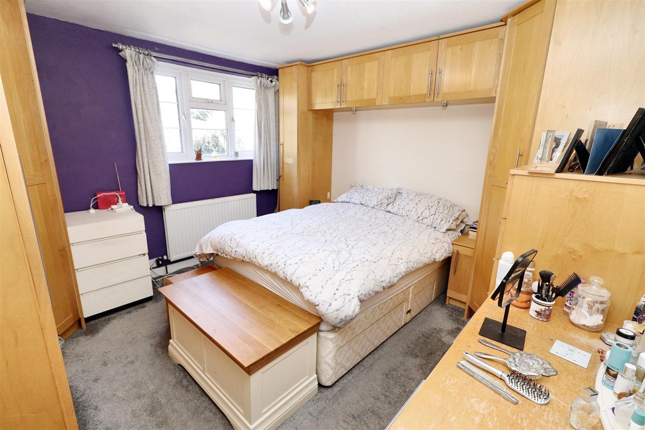 Lullington Garth, Borehamwood