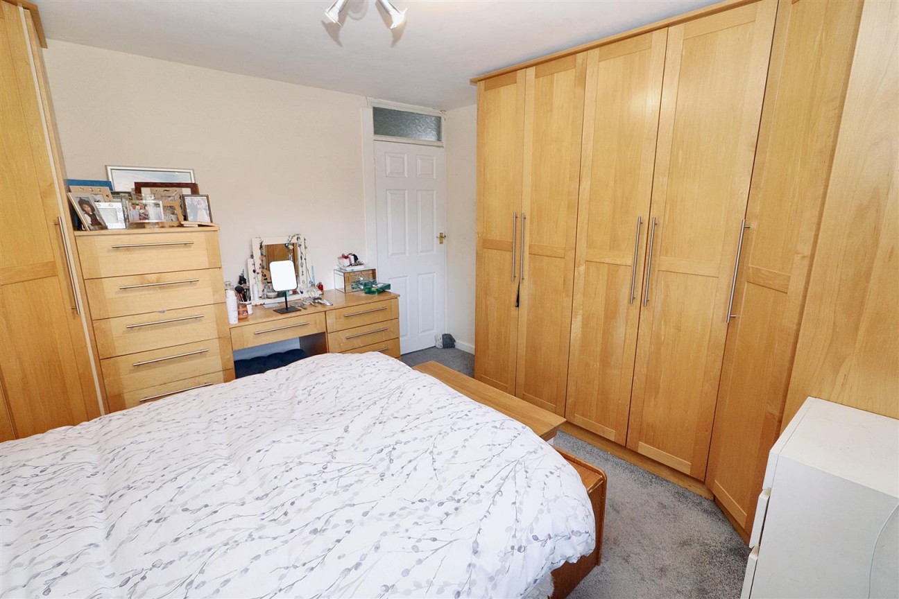 Lullington Garth, Borehamwood