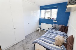 Lullington Garth, Borehamwood