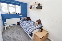 Lullington Garth, Borehamwood