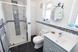 Lullington Garth, Borehamwood