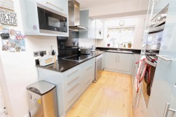 Lullington Garth, Borehamwood
