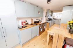Lullington Garth, Borehamwood