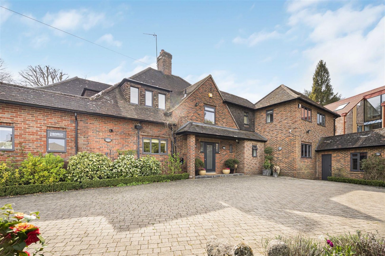 Loom Place, Radlett