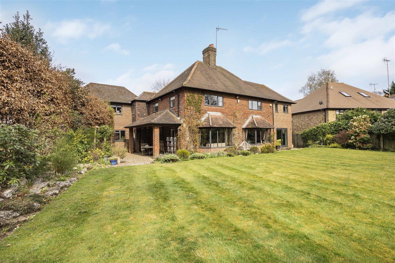 Loom Place, Radlett