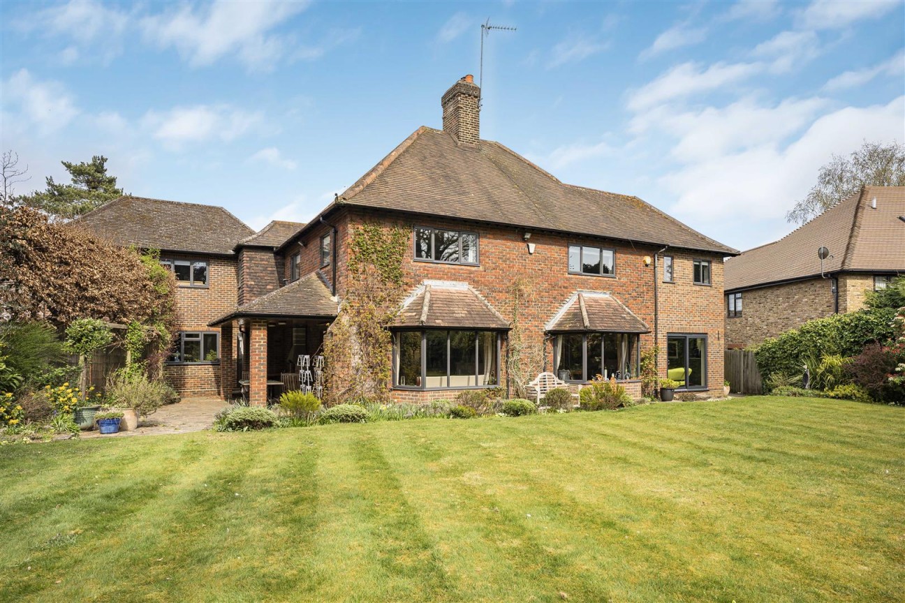 Loom Place, Radlett