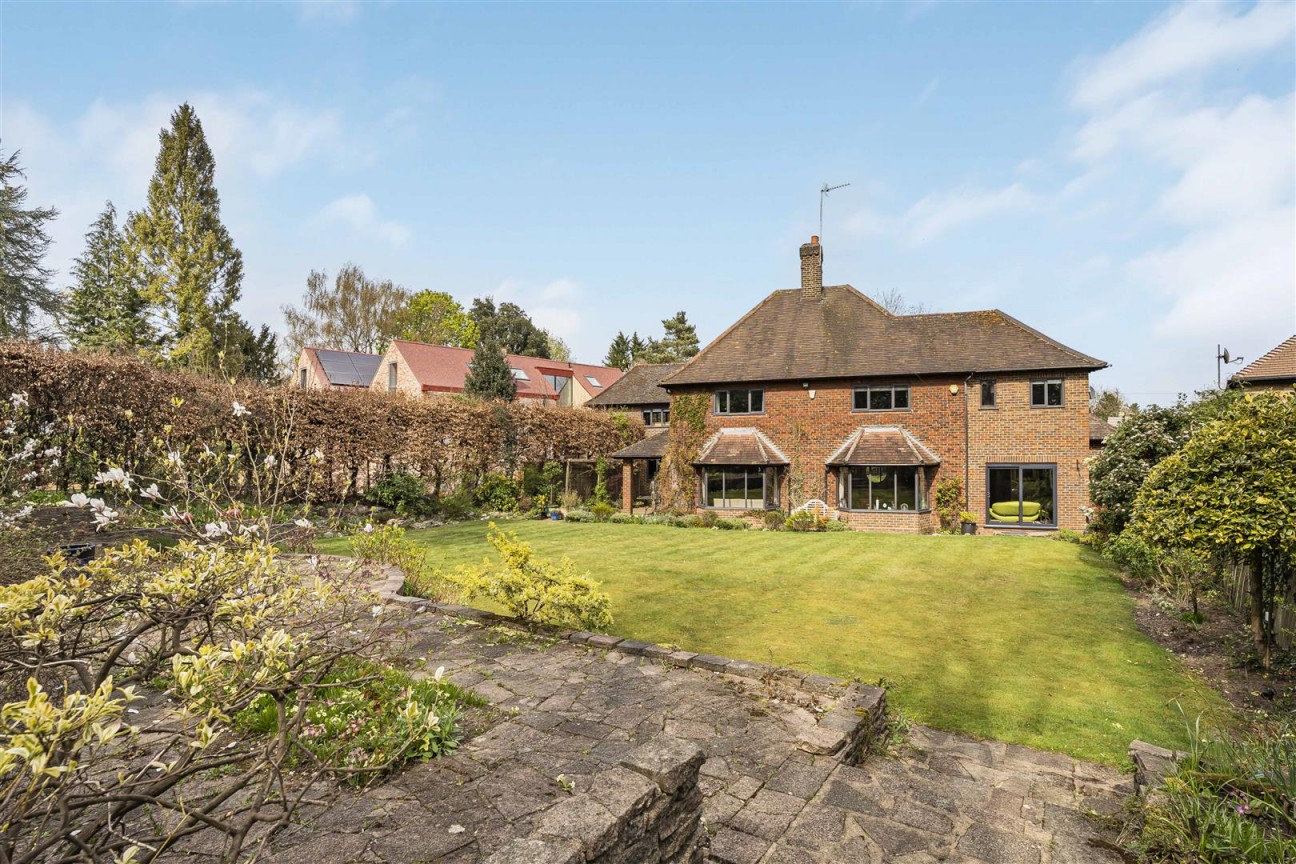 Loom Place, Radlett
