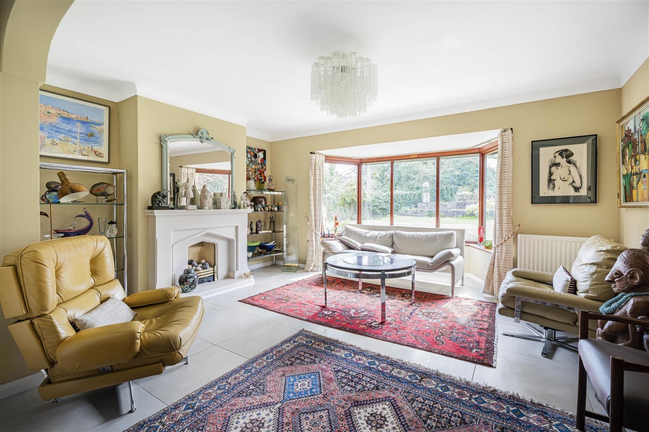 Loom Place, Radlett