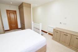 Edgwarebury Lane, Elstree, Borehamwood