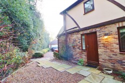 Edgwarebury Lane, Elstree, Borehamwood