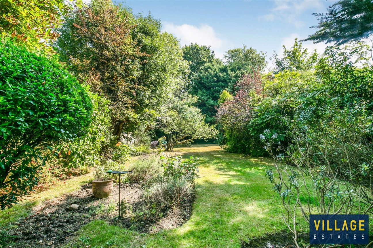 Deacons Hill Road, Elstree, Borehamwood