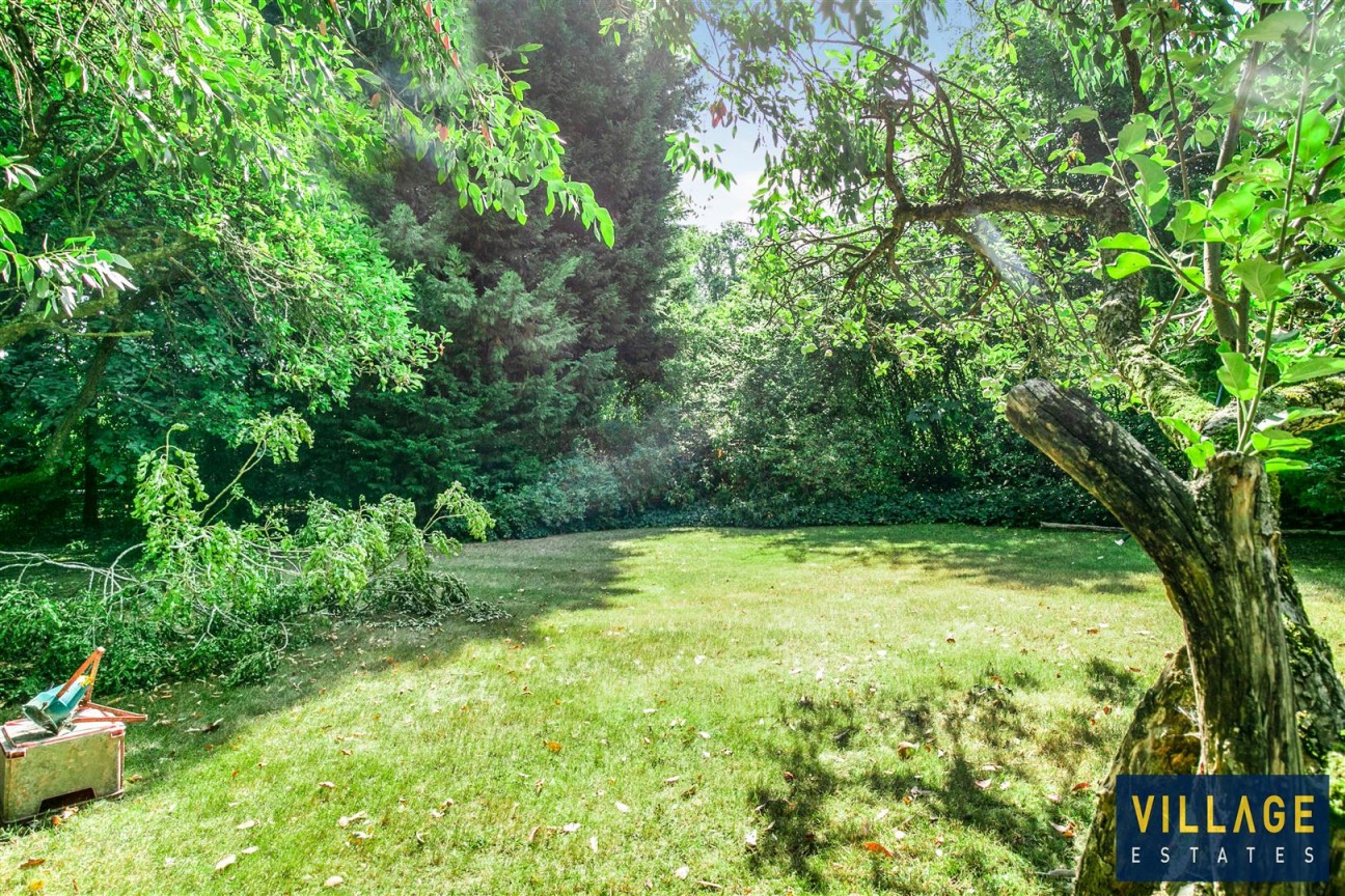 Deacons Hill Road, Elstree, Borehamwood