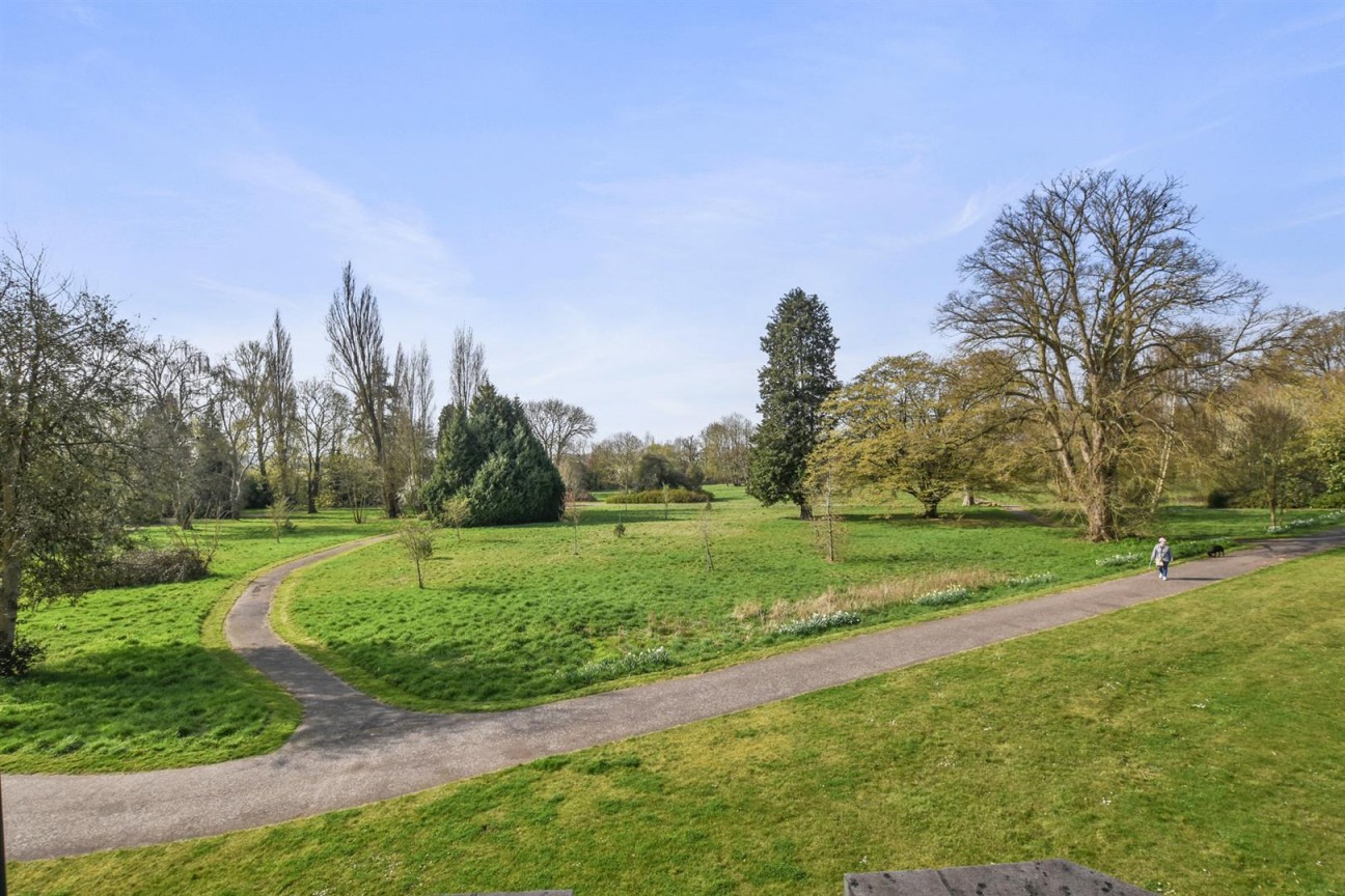 Beningfield Drive, Napsbury Park