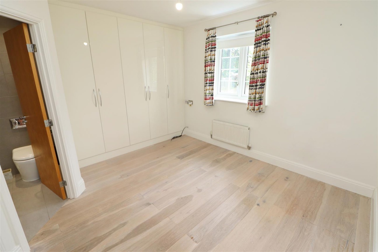 Watford Road, Elstree, Borehamwood