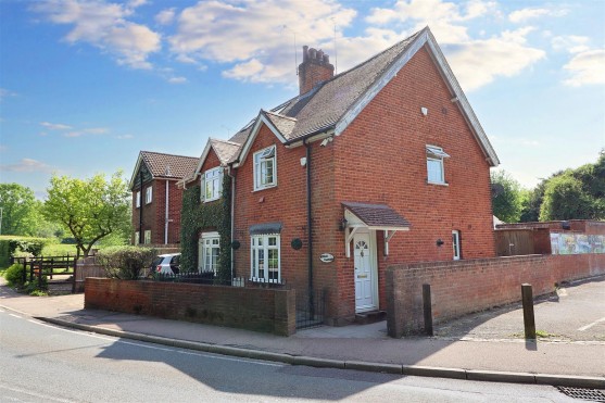Watford Road, Elstree, Borehamwood