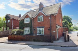 Watford Road, Elstree, Borehamwood
