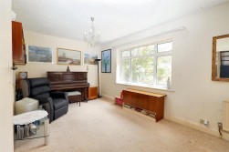 Tennison Avenue, Borehamwood
