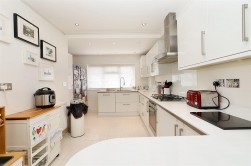 Cavendish Crescent, Elstree, Borehamwood