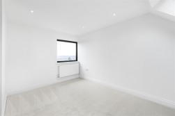 Carrington Avenue, Borehamwood