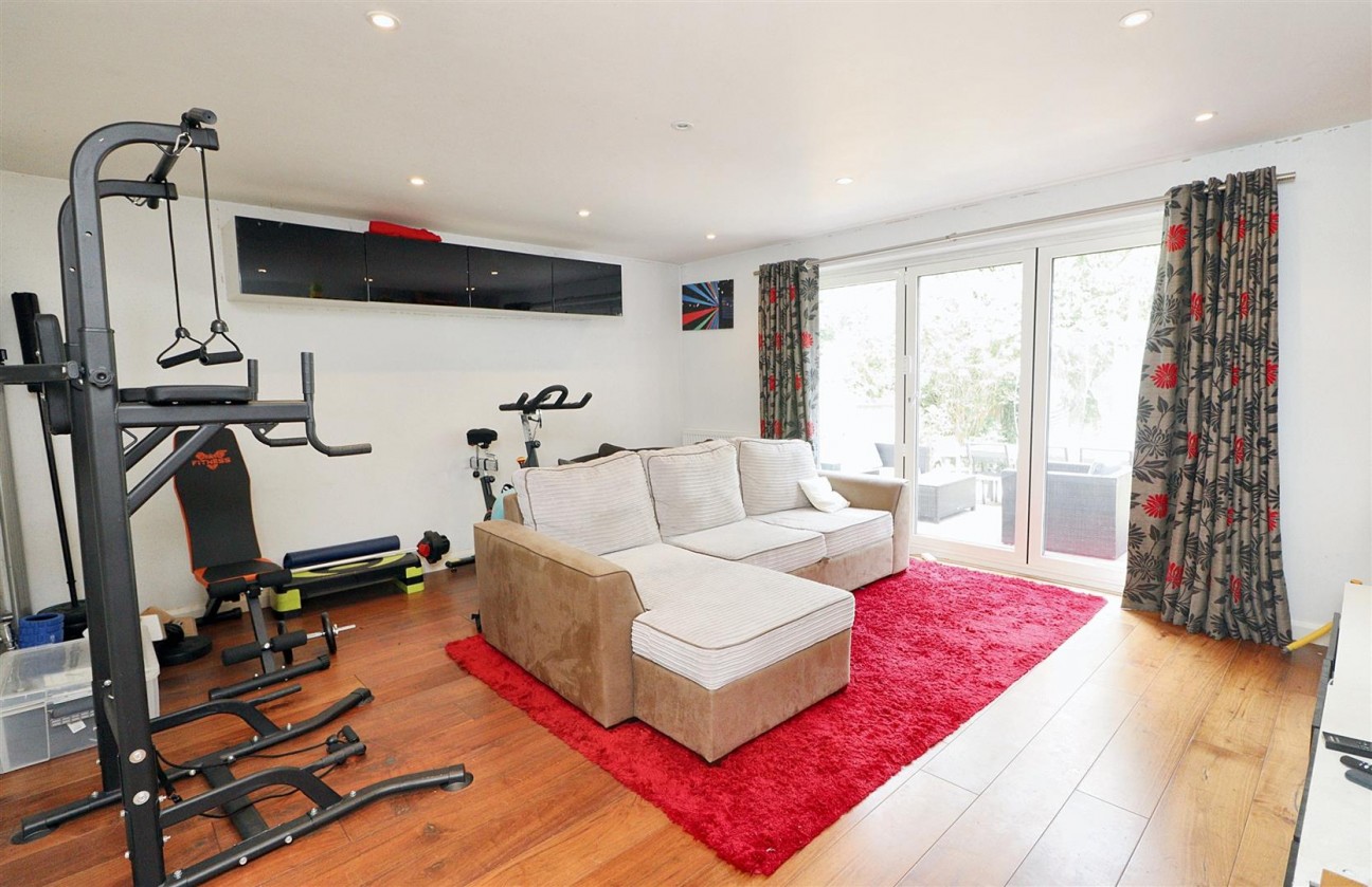 Deacons Hill Road, Elstree