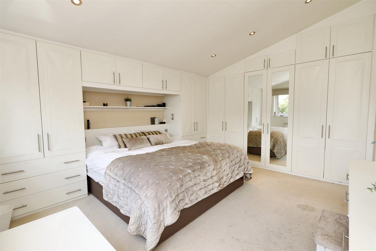 Deacons Hill Road, Elstree