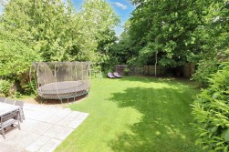 Deacons Hill Road, Elstree