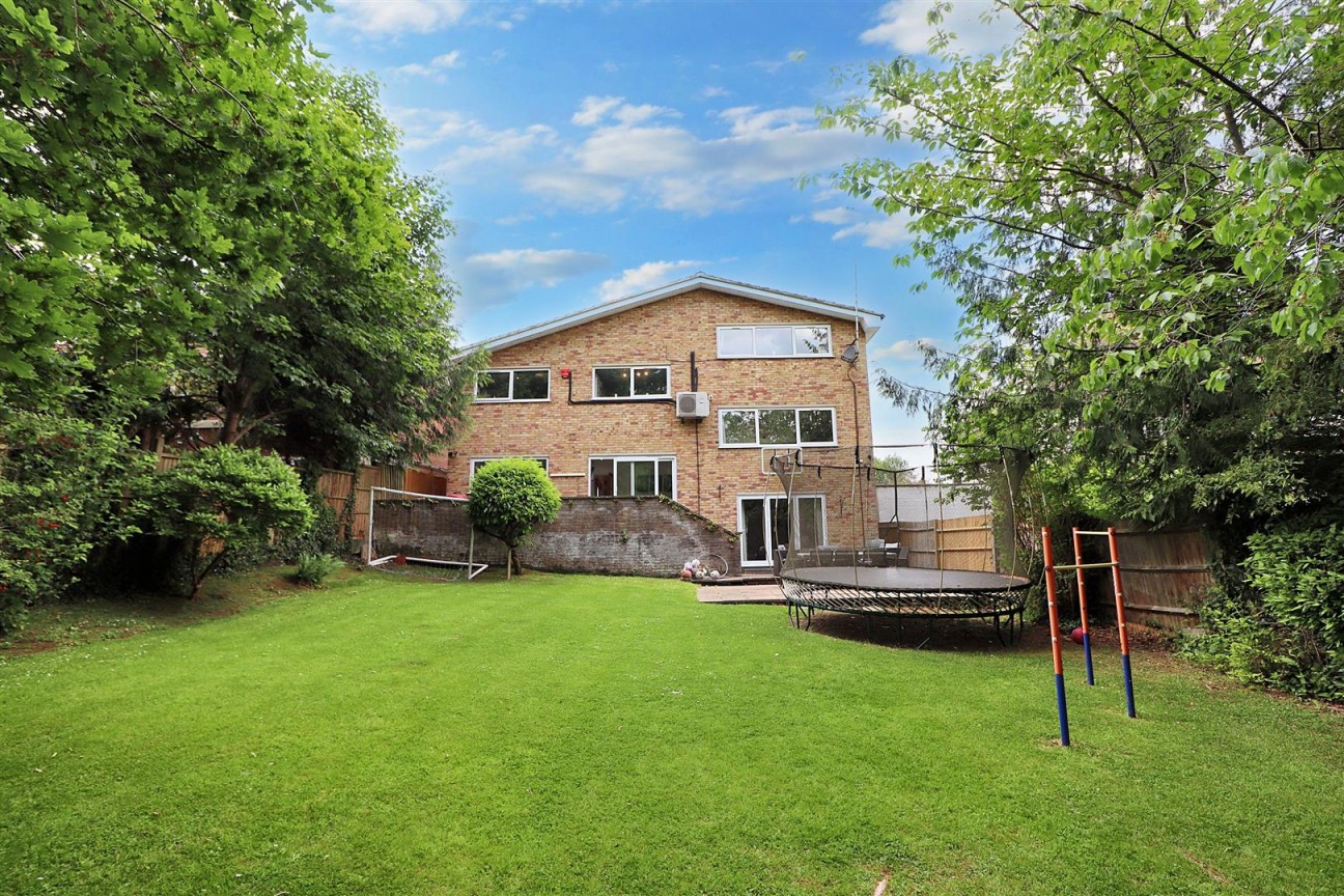 Deacons Hill Road, Elstree