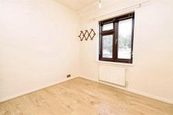 Sullivan Way, Elstree, Borehamwood