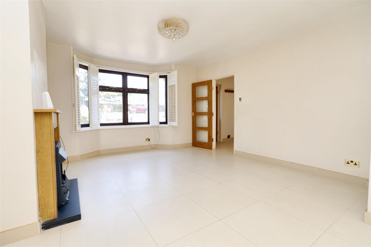 Sullivan Way, Elstree, Borehamwood