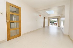 Sullivan Way, Elstree, Borehamwood