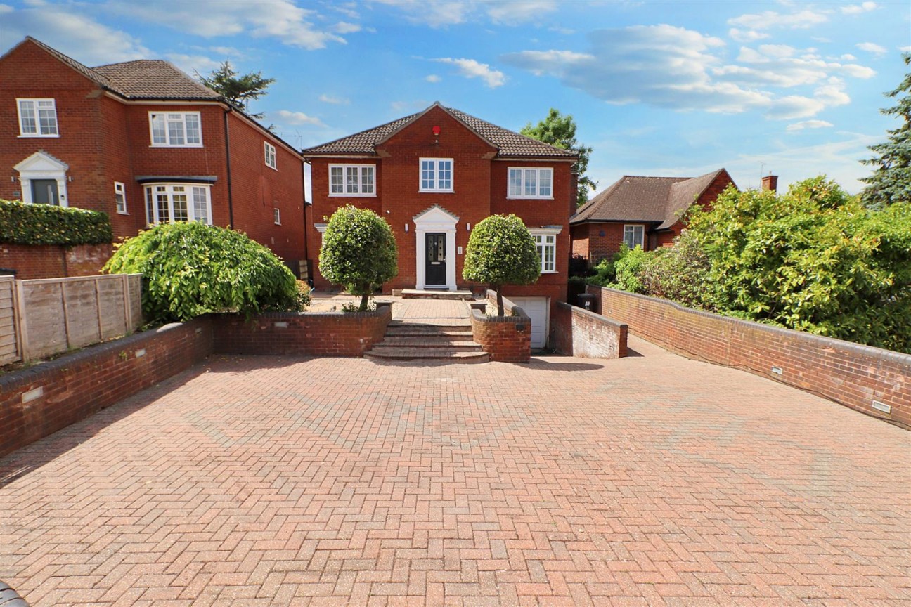 Deacons Hill Road, Elstree, Borehamwood