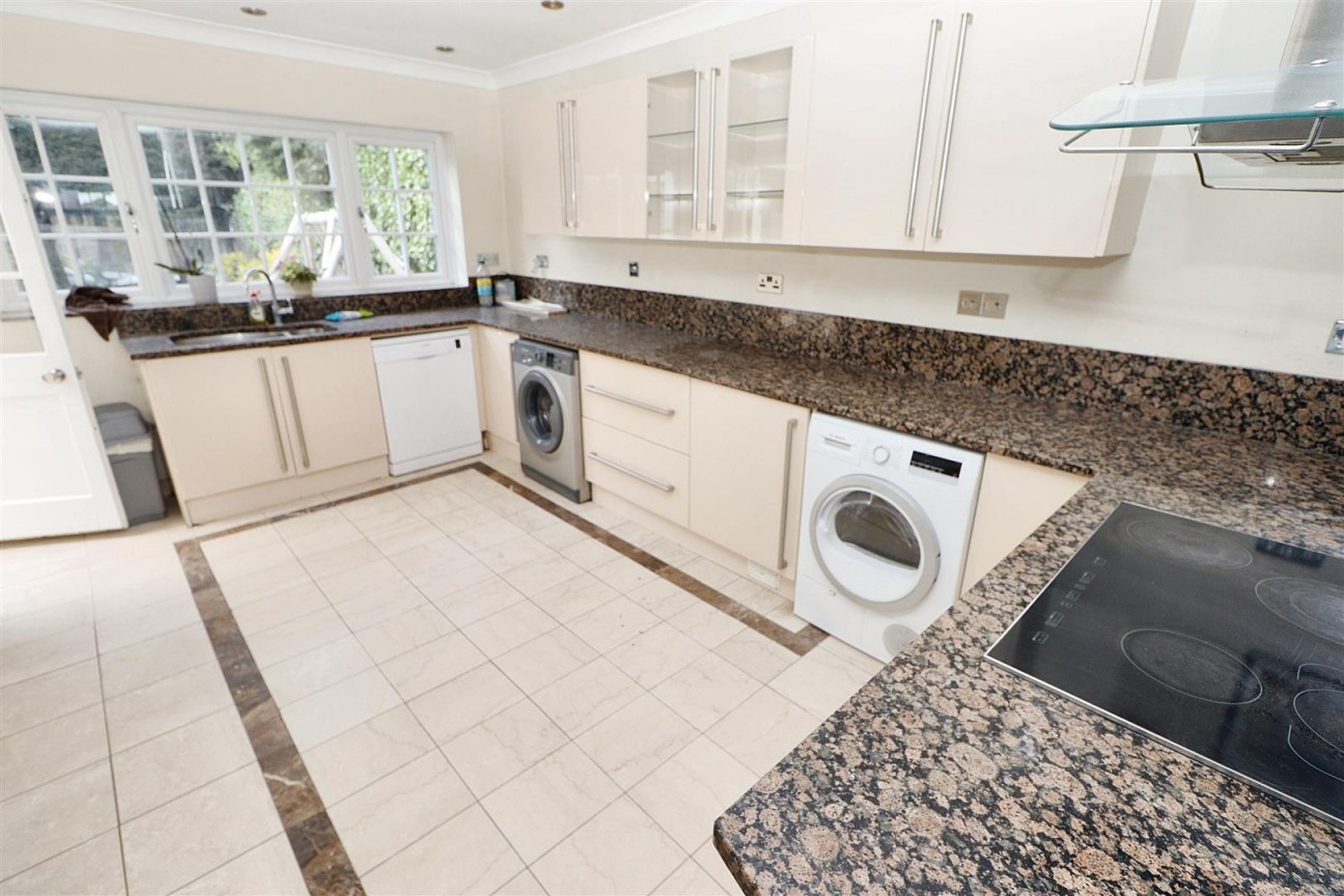 Deacons Hill Road, Elstree, Borehamwood