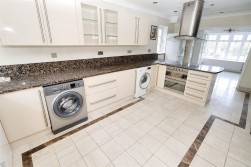 Deacons Hill Road, Elstree, Borehamwood