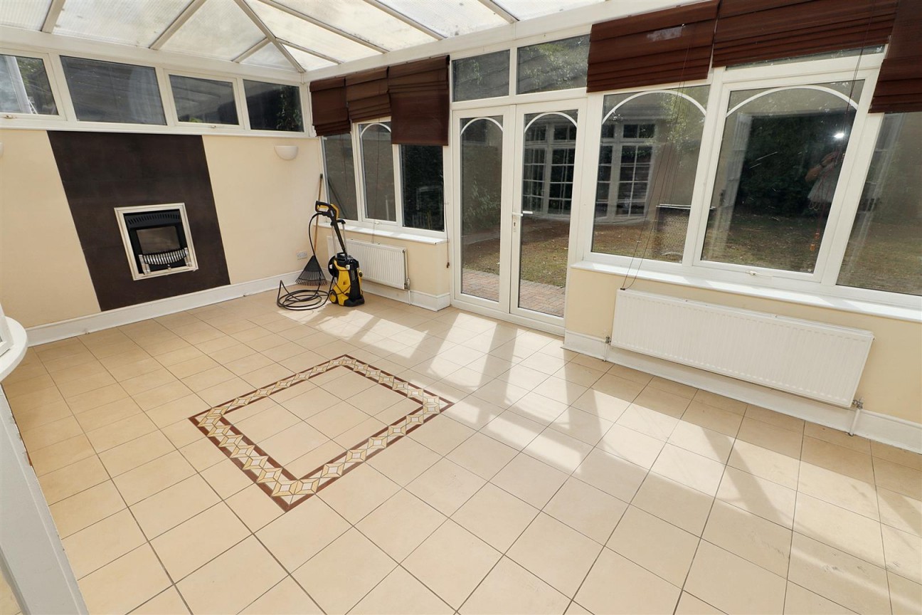 Deacons Hill Road, Elstree, Borehamwood