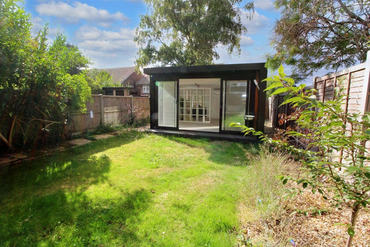 Summer Grove, Elstree, Borehamwood