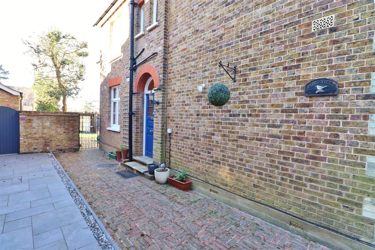 Summer Grove, Elstree, Borehamwood