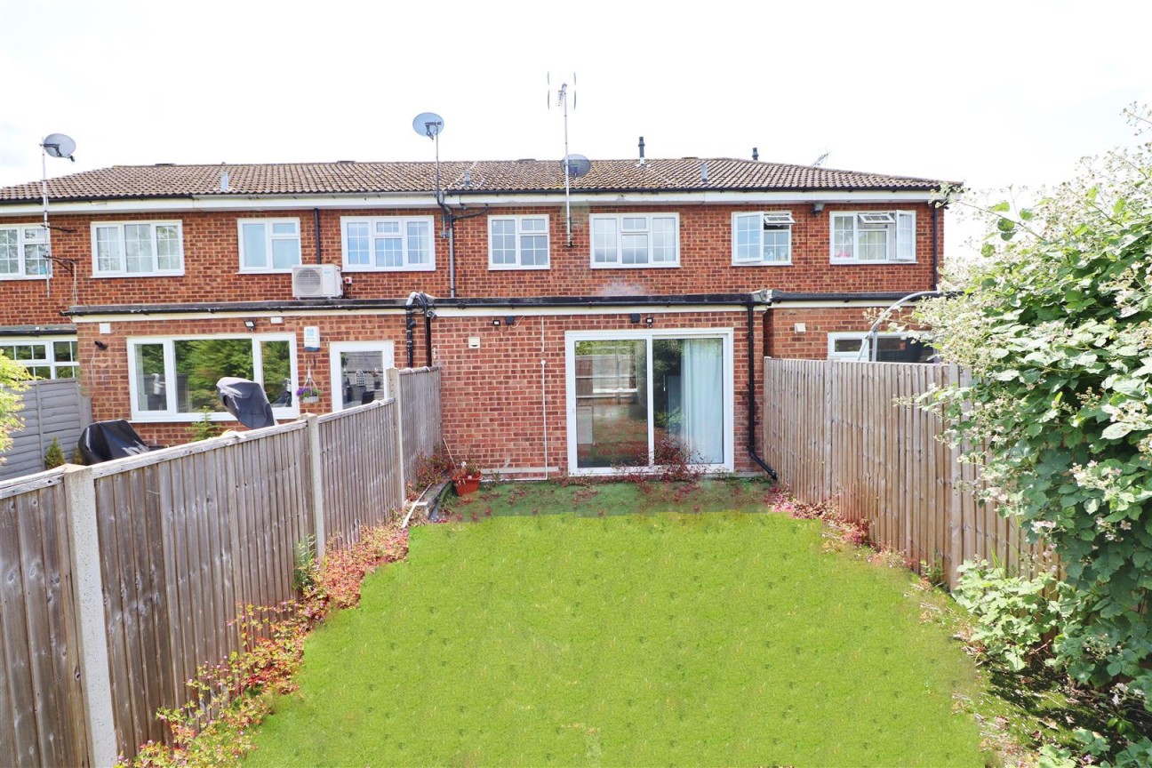 Whitehouse Avenue, Borehamwood
