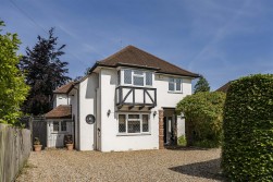 Aldenham Avenue, Radlett