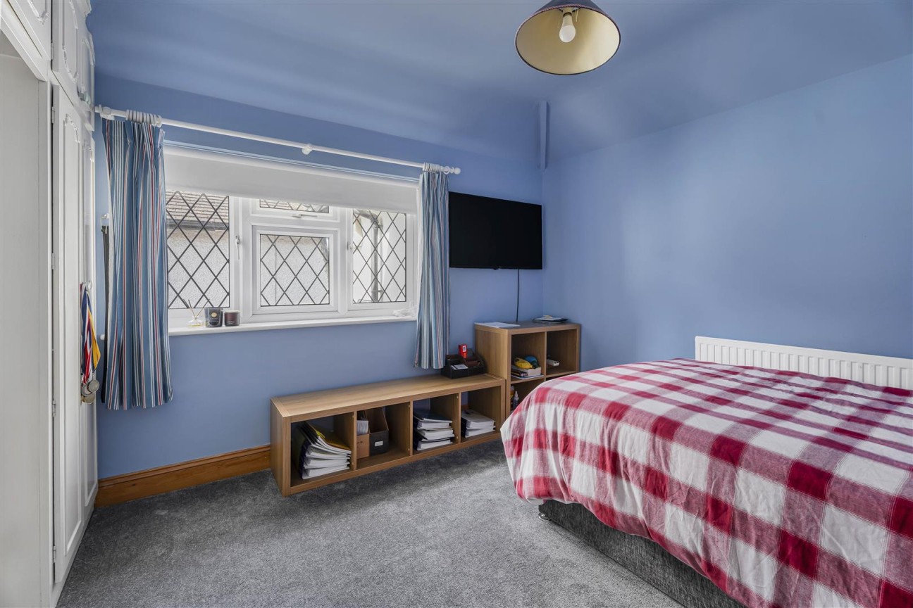 Aldenham Avenue, Radlett