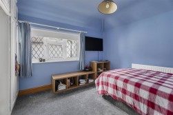 Aldenham Avenue, Radlett