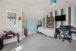 Aldenham Avenue, Radlett