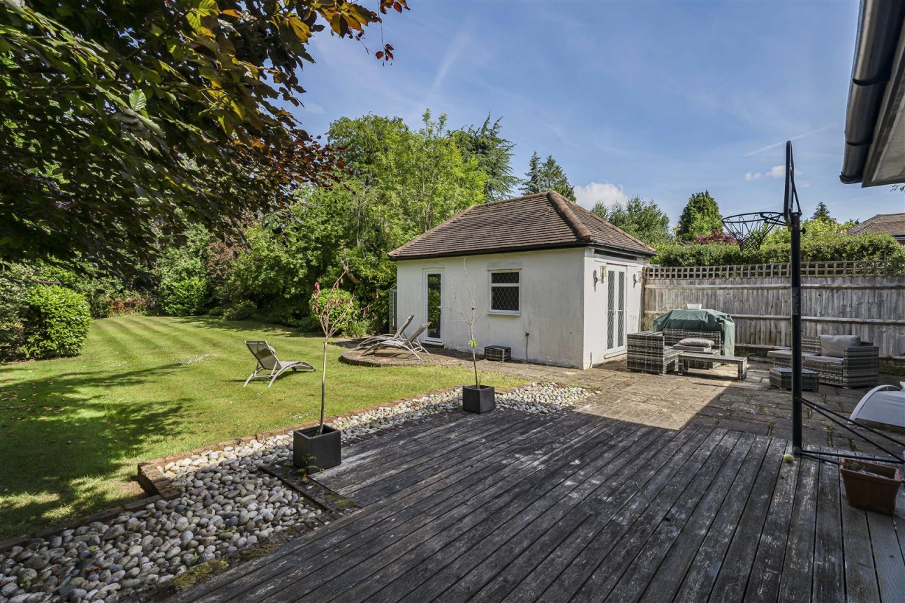Aldenham Avenue, Radlett